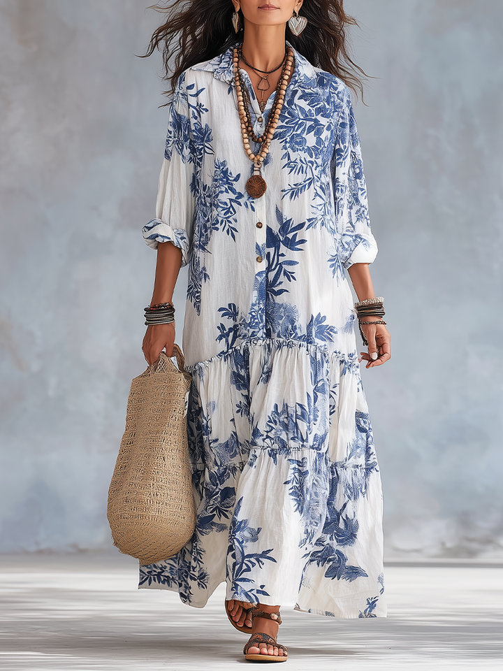 Dahlia™ | Robe maxi bohème à fleurs bleues à boutons sur le devant, à étages