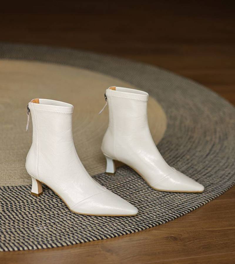 MAISON LUMIÈRE | Bottines en cuir à talon élégant