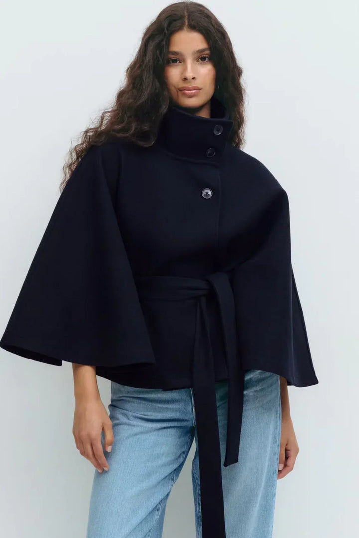 MAISON LUMIÈRE | CAPE JACKET AVEC CEINTURE