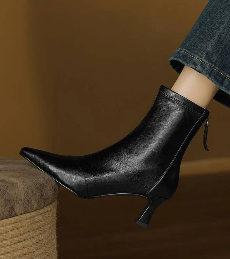 MAISON LUMIÈRE | Bottines en cuir à talon élégant
