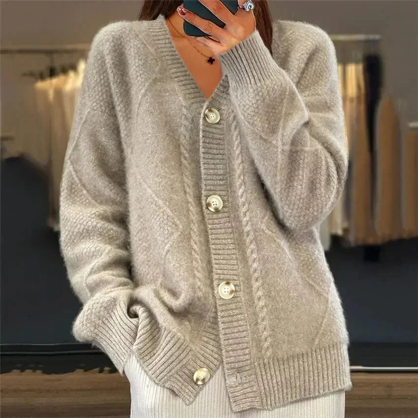 Aaliyah | Cardigan boutonné sur le devant à col en V avec détail en tricot à motif losanges, idéal au quotidien