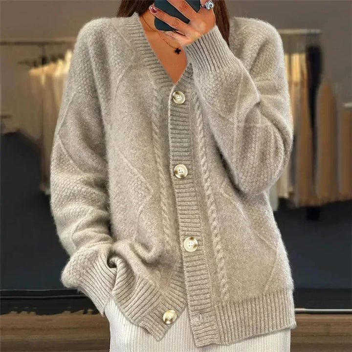 Aaliyah | Cardigan boutonné sur le devant à col en V avec détail en tricot à motif losanges, idéal au quotidien