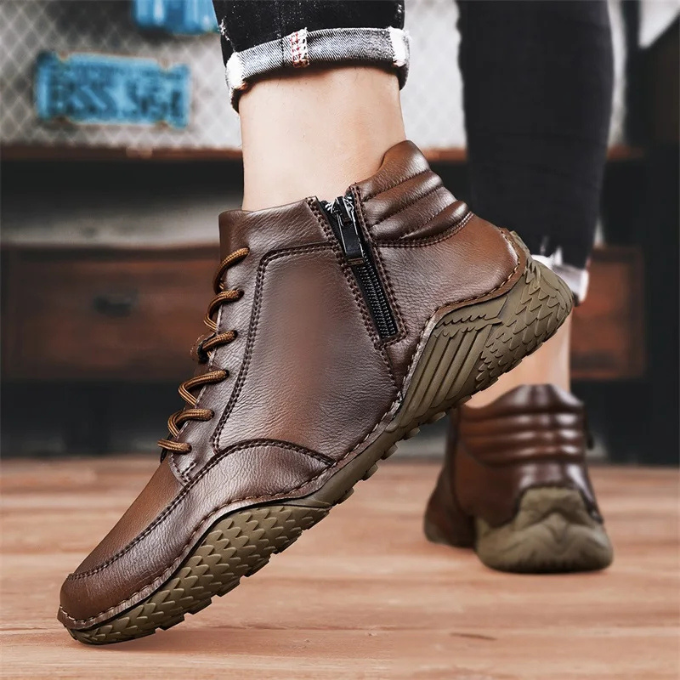 MAISON LUMIÈRE | BOTTES EN CUIR ROBUSTES POUR HOMMES
