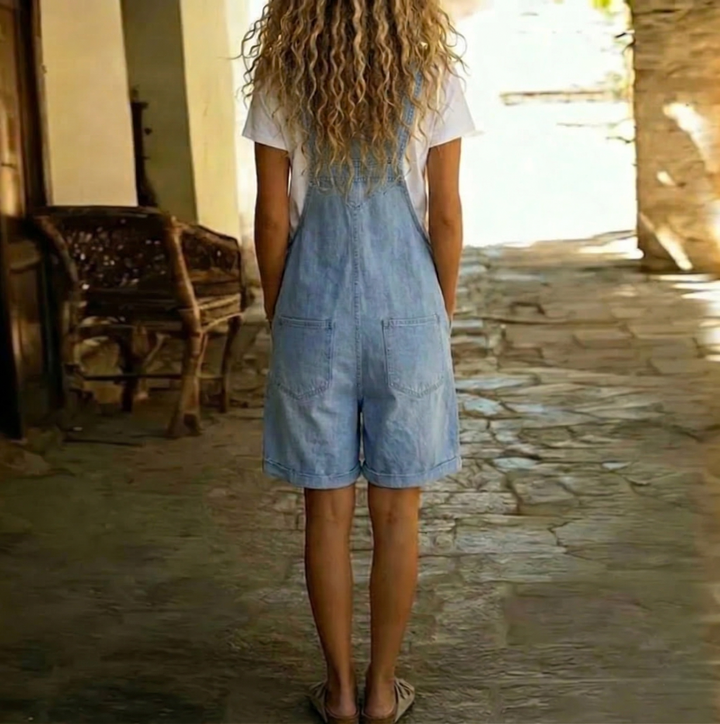 Clara | Salopette en denim de coton doux effet vintage lavé bleu clair