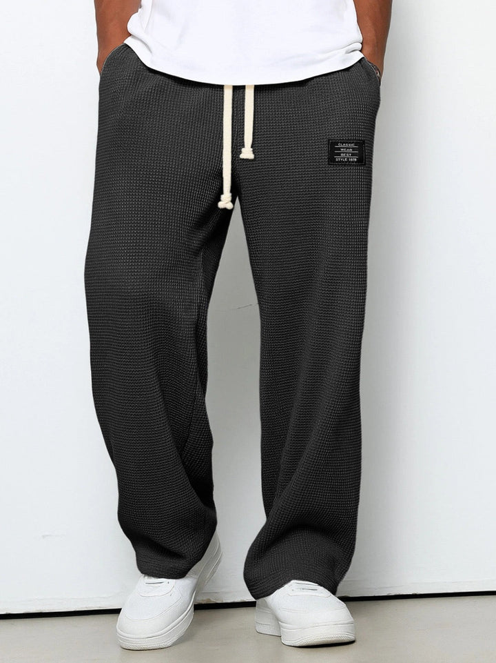 MAISON LUMIÈRE | PANTALONS POUR HOMMES À COUPE CONFORTABLE