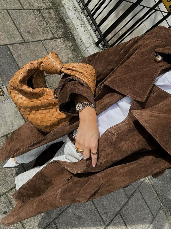 MAISON LUMIÈRE | LE TRENCH CHIC EN DAIM DOUX